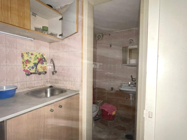 Achrafieh, Beirut, 4 Rooms Rooms,2 BathroomsBathrooms,Office,For Sale,2,2004