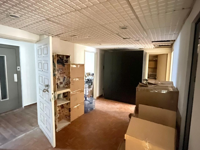 Achrafieh, Beirut, 4 Rooms Rooms,2 BathroomsBathrooms,Office,For Sale,2,2004