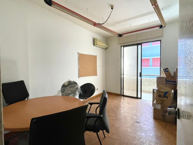 Achrafieh, Beirut, 4 Rooms Rooms,2 BathroomsBathrooms,Office,For Sale,2,2004