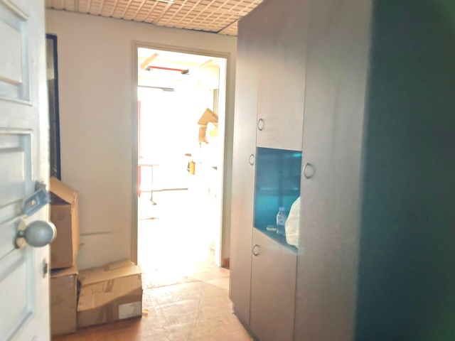 Achrafieh, Beirut, 4 Rooms Rooms,2 BathroomsBathrooms,Office,For Sale,2,2004