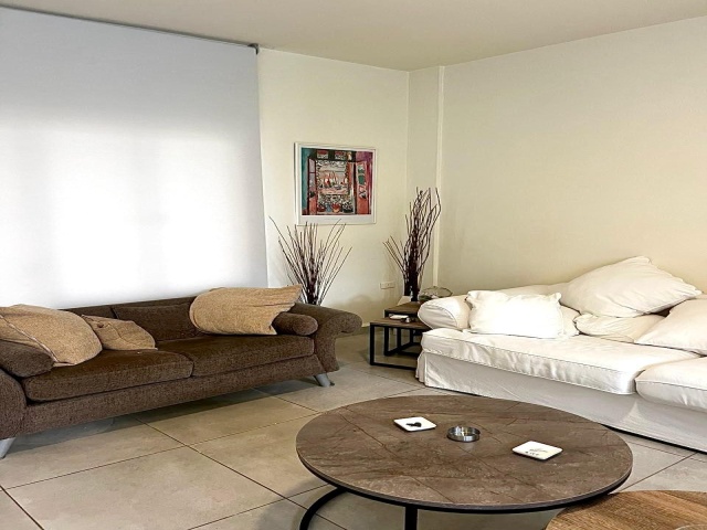 Achrafieh, Beirut, 2 Bedrooms Bedrooms, ,2 BathroomsBathrooms,Apartment,For Sale,6,2014