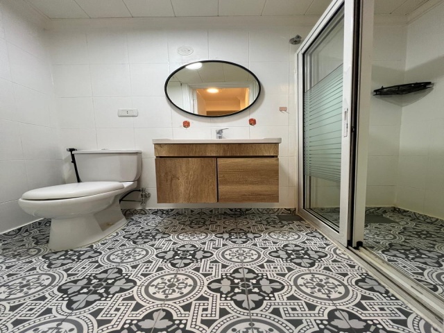 Mar Mikhael, Beirut, 2 Bedrooms Bedrooms, ,2 BathroomsBathrooms,Apartment,For Rent,2101