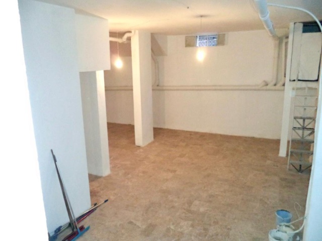 Achrafieh, Beirut, 2 Rooms Rooms,3 BathroomsBathrooms,Warehouse,For Sale,2207