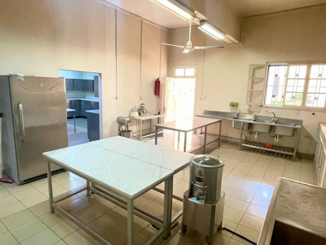 Achrafieh, ,2 BathroomsBathrooms,Warehouse,For Rent,2240