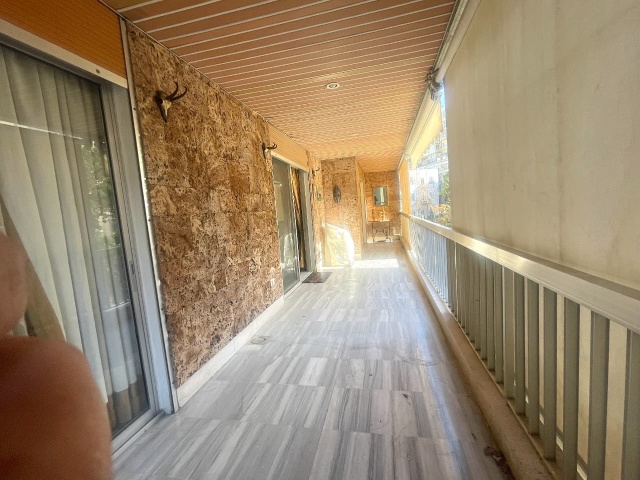 Achrafieh, 3 Bedrooms Bedrooms, ,2 BathroomsBathrooms,Apartment,For Rent,3,2249