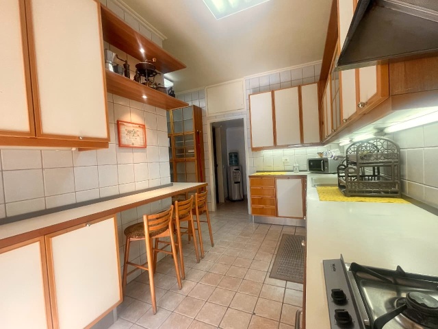 Achrafieh, 3 Bedrooms Bedrooms, ,2 BathroomsBathrooms,Apartment,For Rent,3,2249