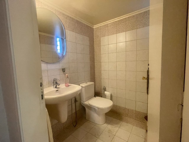 Achrafieh, 3 Bedrooms Bedrooms, ,2 BathroomsBathrooms,Apartment,For Rent,3,2249