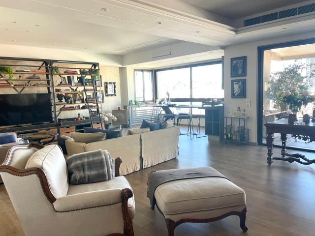 Achrafieh, 4 Bedrooms Bedrooms, ,7 BathroomsBathrooms,Apartment,For Rent,8,2256