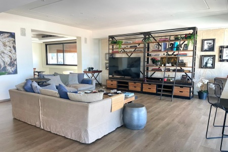 Achrafieh, 4 Bedrooms Bedrooms, ,7 BathroomsBathrooms,Apartment,For Rent,8,2256