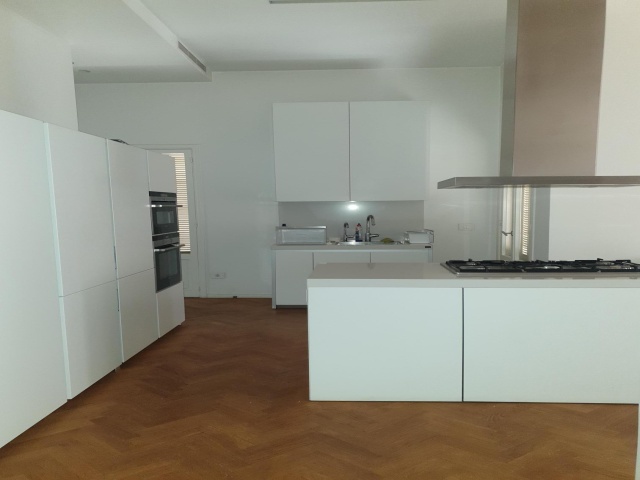 Sioufi, Beirut, 3 Bedrooms Bedrooms, 5 Rooms Rooms,4 BathroomsBathrooms,Apartment,For Rent,4,1047