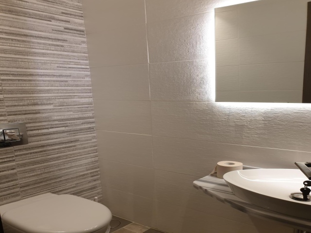 Achrafieh, Beirut, 2 Bedrooms Bedrooms, 3 Rooms Rooms,3 BathroomsBathrooms,Apartment,For Rent,3,1052