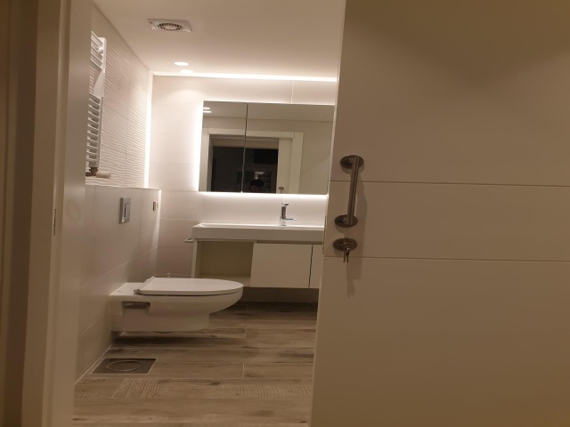 Achrafieh, Beirut, 2 Bedrooms Bedrooms, 3 Rooms Rooms,3 BathroomsBathrooms,Apartment,For Rent,3,1052