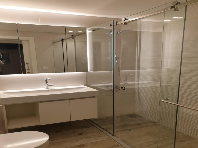 Achrafieh, Beirut, 2 Bedrooms Bedrooms, 3 Rooms Rooms,3 BathroomsBathrooms,Apartment,For Rent,3,1052