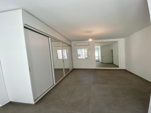 Achrafieh, 2 Bedrooms Bedrooms, 3 Rooms Rooms,2 BathroomsBathrooms,Apartment,For Rent,4,1061