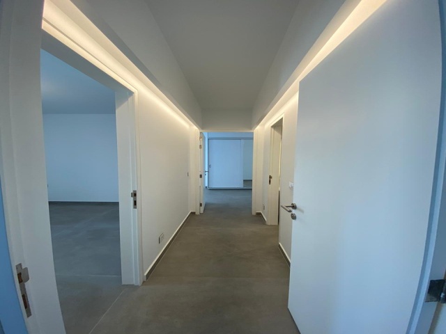 Achrafieh, 2 Bedrooms Bedrooms, 3 Rooms Rooms,2 BathroomsBathrooms,Apartment,For Rent,4,1061