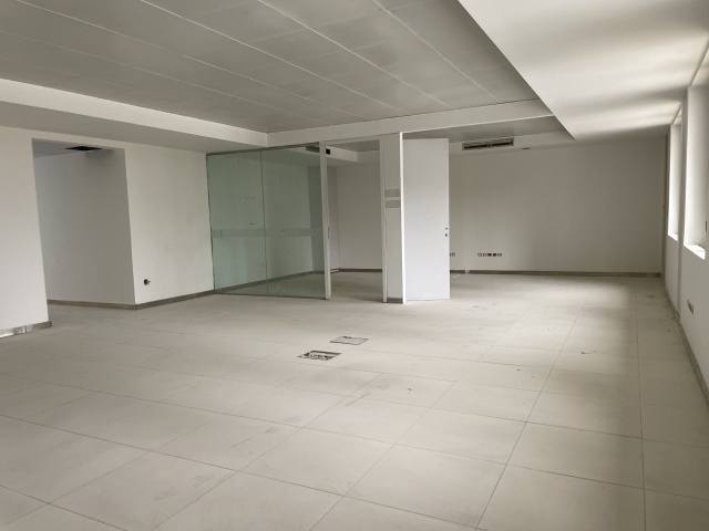 Achrafieh, Beirut, 10 Rooms Rooms,2 BathroomsBathrooms,Office,For Rent,4,1064