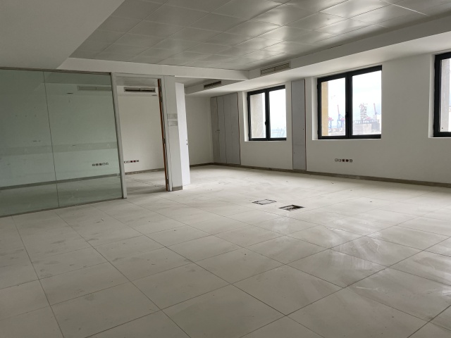 Achrafieh, Beirut, 10 Rooms Rooms,2 BathroomsBathrooms,Office,For Rent,4,1064