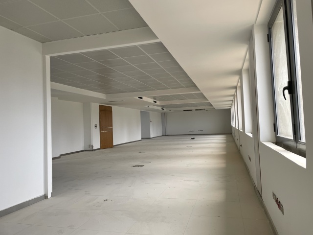 Achrafieh, Beirut, 10 Rooms Rooms,2 BathroomsBathrooms,Office,For Rent,4,1064