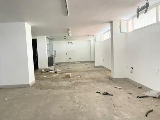 Sin el Fil, Matn, 2 Rooms Rooms,2 BathroomsBathrooms,Showroom,For Rent,1065