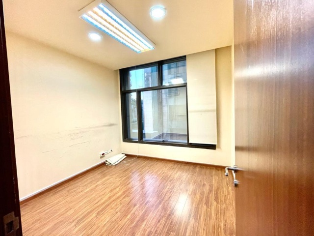 Achrafieh, 7 Rooms Rooms,2 BathroomsBathrooms,Office,For Rent,1,1118