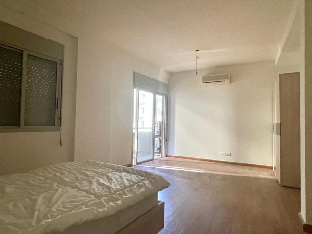 Clemenceau, Ras Beirut, Beirut, 2 Bedrooms Bedrooms, 4 Rooms Rooms,2 BathroomsBathrooms,Apartment,For Rent,1,1132