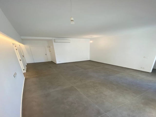 Achrafieh, 2 Bedrooms Bedrooms, ,2 BathroomsBathrooms,Apartment,For Sale,4,1147