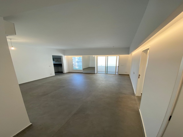 Achrafieh, 2 Bedrooms Bedrooms, ,2 BathroomsBathrooms,Apartment,For Sale,4,1147