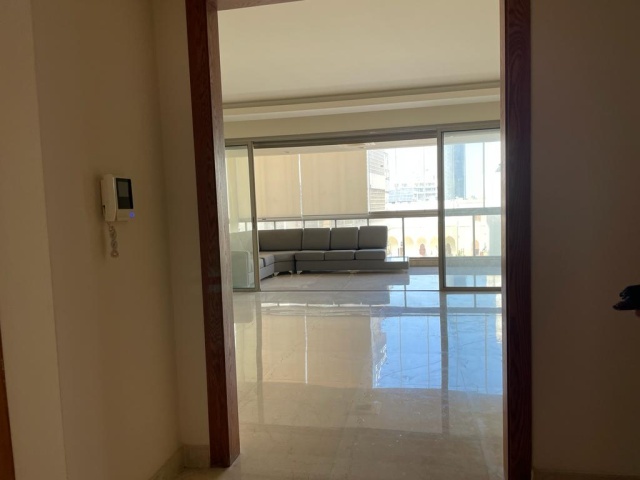 Achrafieh, 3 Bedrooms Bedrooms, ,4 BathroomsBathrooms,Apartment,For Rent,7,1185