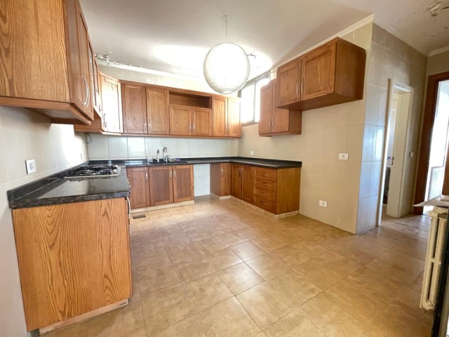 Achrafieh, 3 Bedrooms Bedrooms, ,4 BathroomsBathrooms,Apartment,For Rent,7,1185