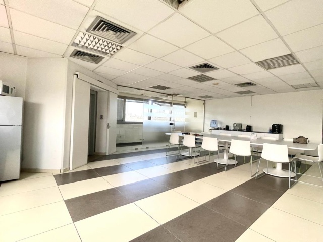 Badaro, Beirut, 7 Rooms Rooms,2 BathroomsBathrooms,Office,For Rent,9,1303