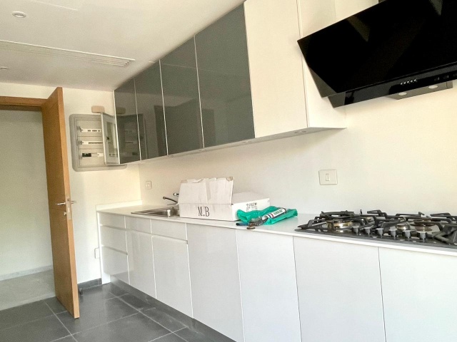 Achrafieh, 2 Bedrooms Bedrooms, ,1 BathroomBathrooms,Apartment,For Rent,1,1339