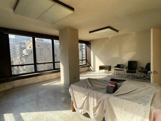 Achrafieh, 4 Rooms Rooms,1 BathroomBathrooms,Office,For Rent,4,1354