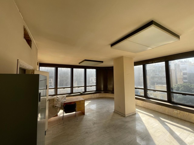 Achrafieh, 4 Rooms Rooms,1 BathroomBathrooms,Office,For Rent,4,1354