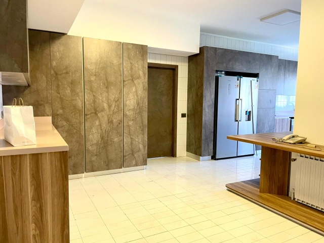 Achrafieh, 4 Bedrooms Bedrooms, ,3 BathroomsBathrooms,Apartment,For Rent,3,1383